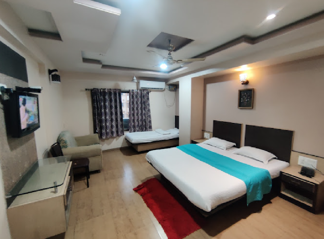 1 x TRIPLE BED A/C